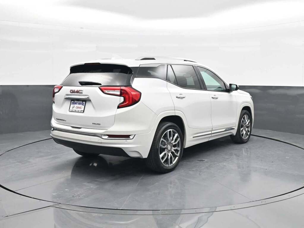 2024 GMC Terrain AWD Denali