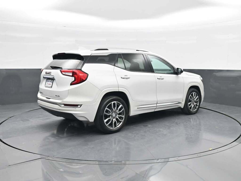 2024 GMC Terrain AWD Denali