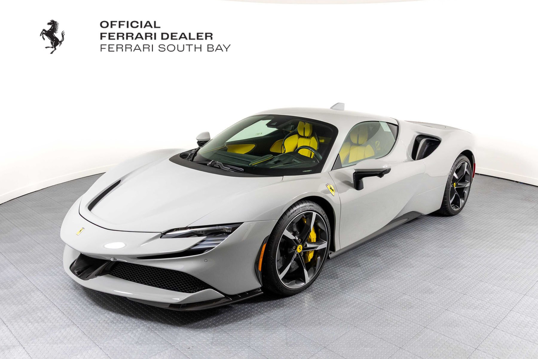 2023 Ferrari SF90 Base's photo