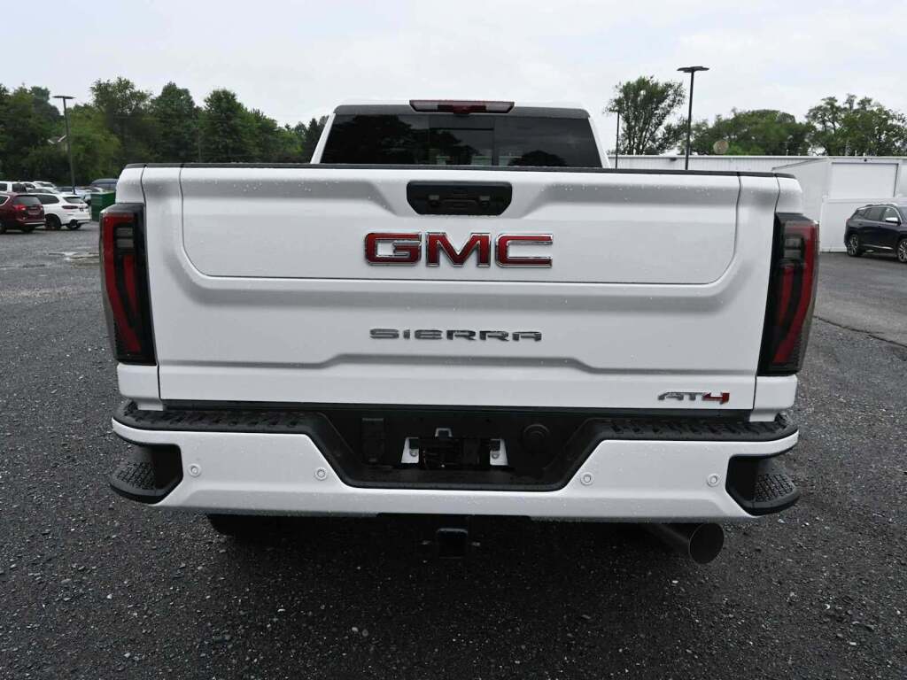 2025 GMC Sierra 2500HD AT4