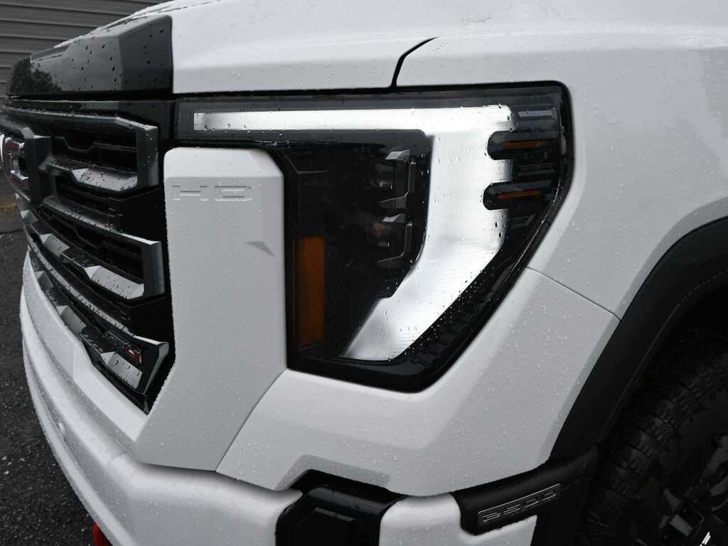 2025 GMC Sierra 2500HD AT4
