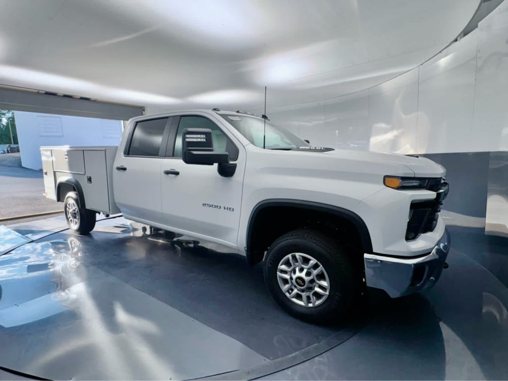 2025 Chevrolet Silverado 2500HD 4WD Crew Cab Long Bed Work Truck