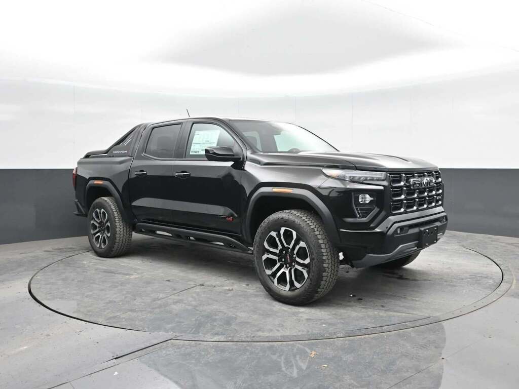 2025 GMC Canyon 4WD AT4