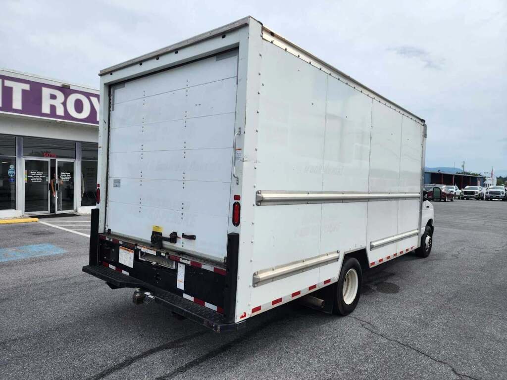 2018 Ford E-350 Cutaway 