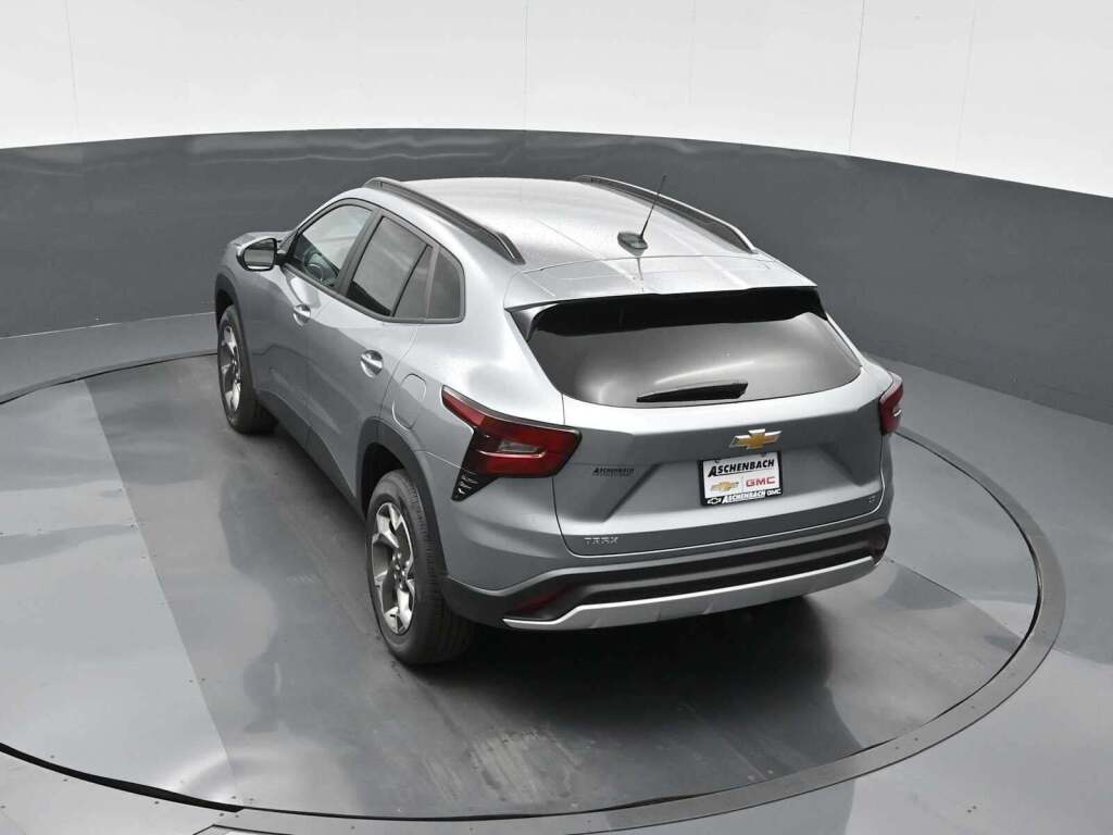 2025 Chevrolet Trax FWD LT