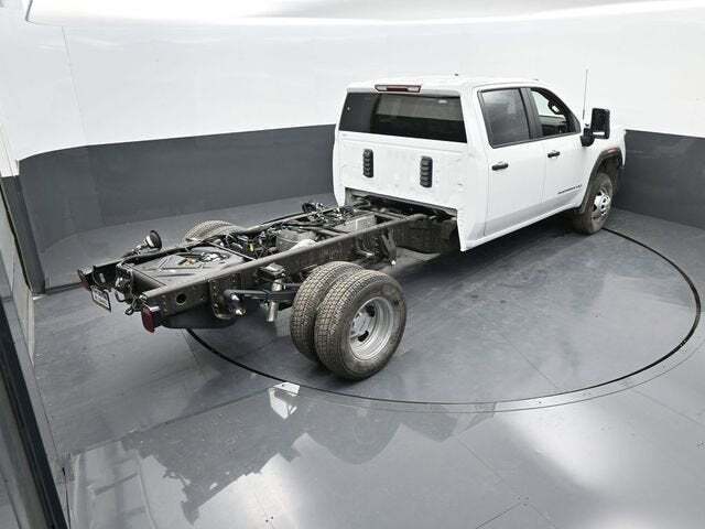 2025 GMC Sierra 3500HD Chassis Pro