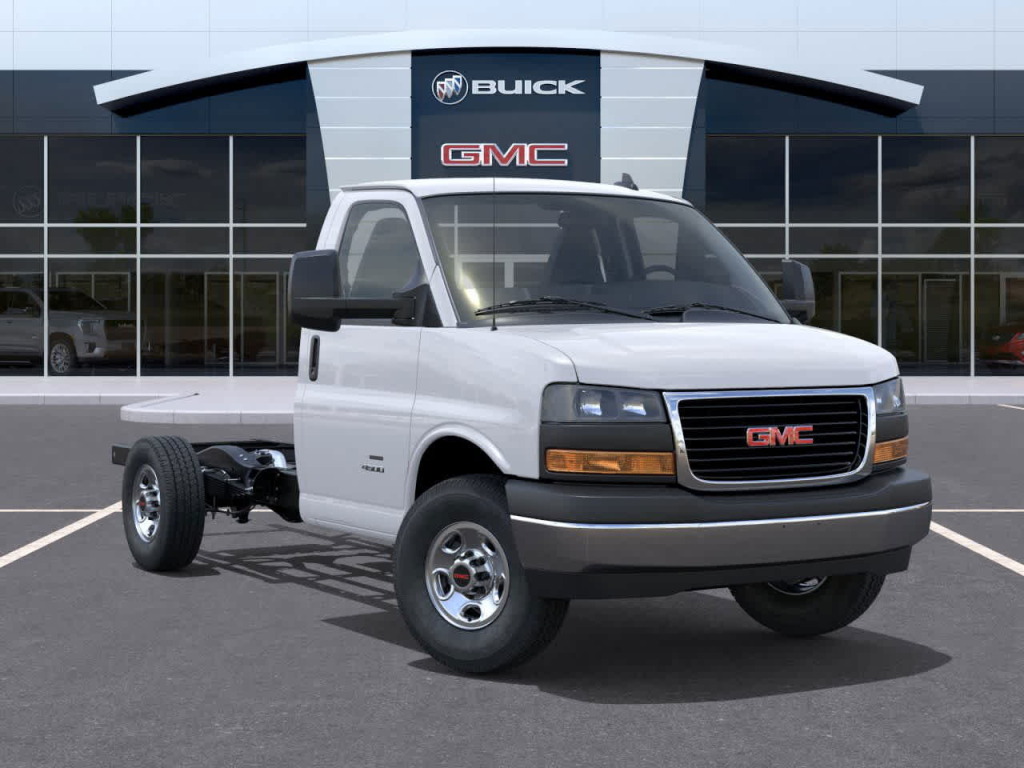 2025 GMC Savana Cutaway Work Van