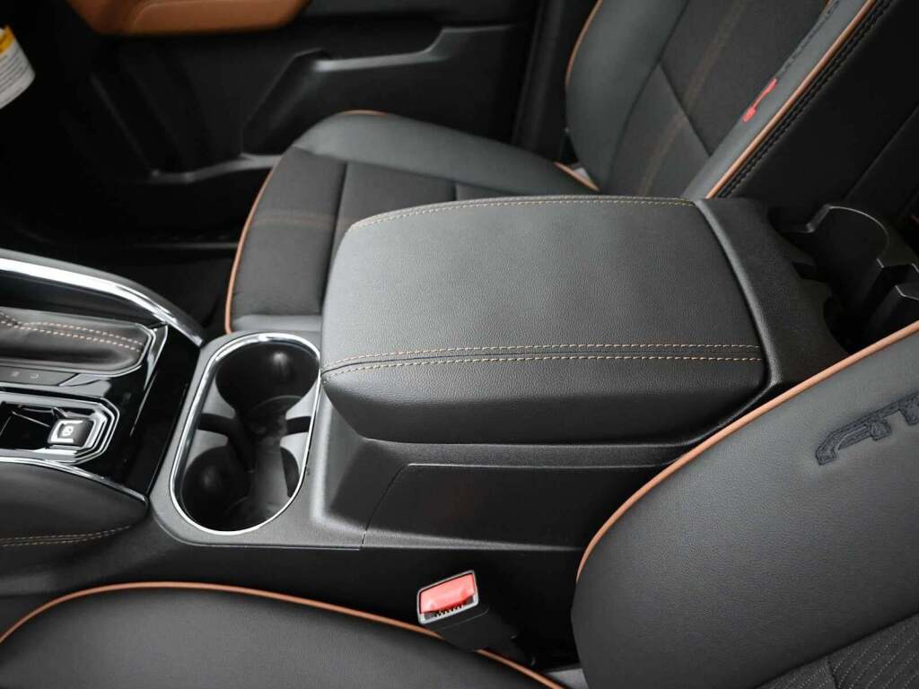 2025 GMC Canyon 4WD AT4