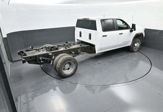 2025 GMC Sierra 3500HD Chassis Pro