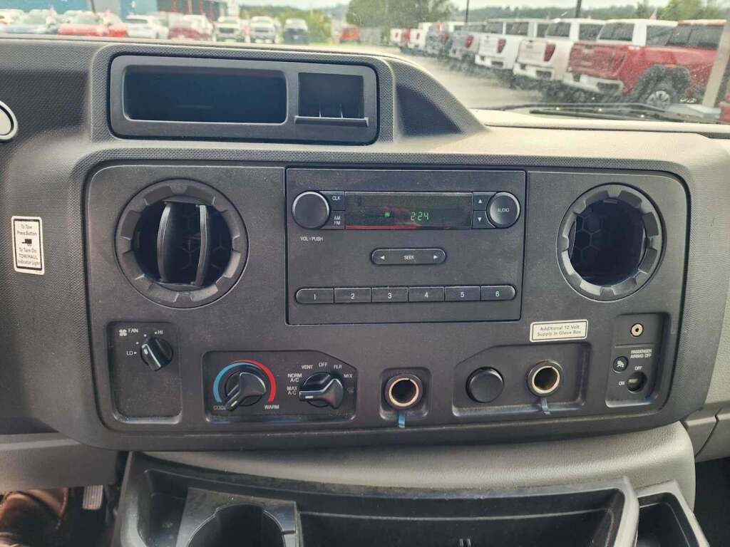 2018 Ford E-350 Cutaway 