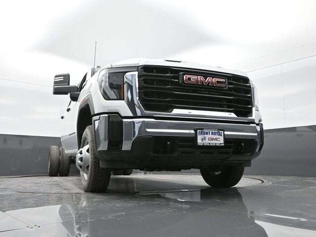 2025 GMC Sierra 3500HD Chassis Pro
