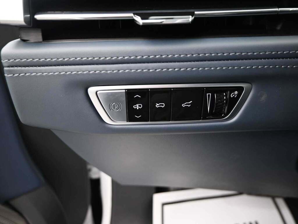 2025 Cadillac Escalade IQ Luxury 2 AWD