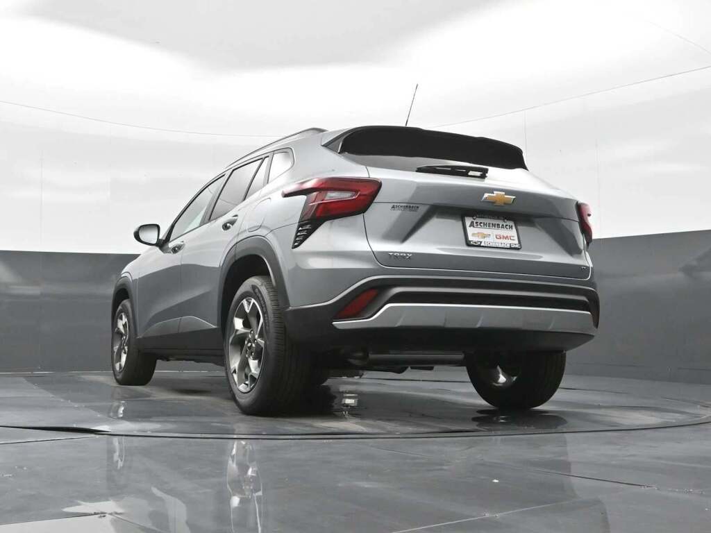 2025 Chevrolet Trax FWD LT