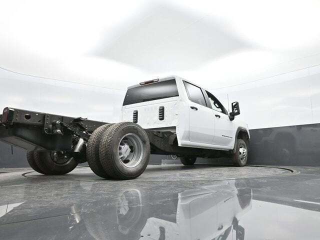 2025 GMC Sierra 3500HD Chassis Pro