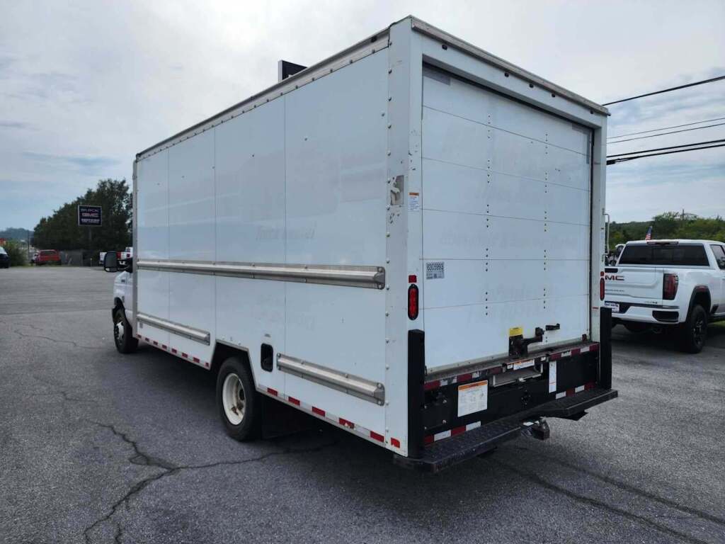 2018 Ford E-350 Cutaway 