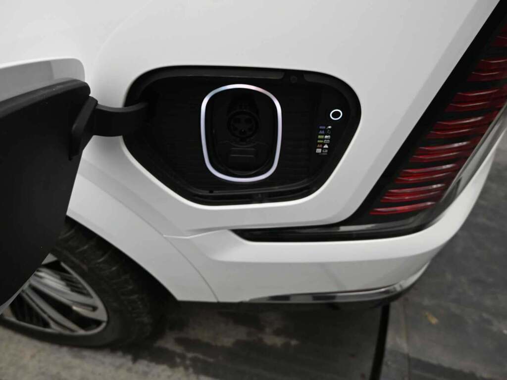 2025 Cadillac Escalade IQ Luxury 2 AWD