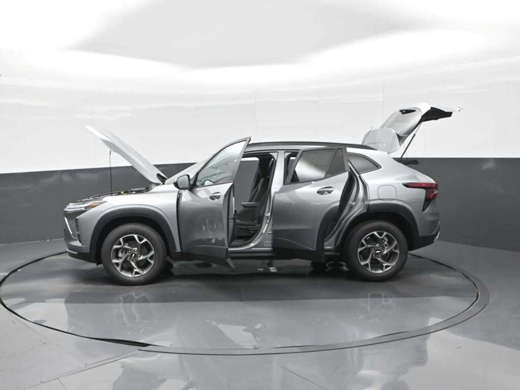 2025 Chevrolet Trax FWD LT