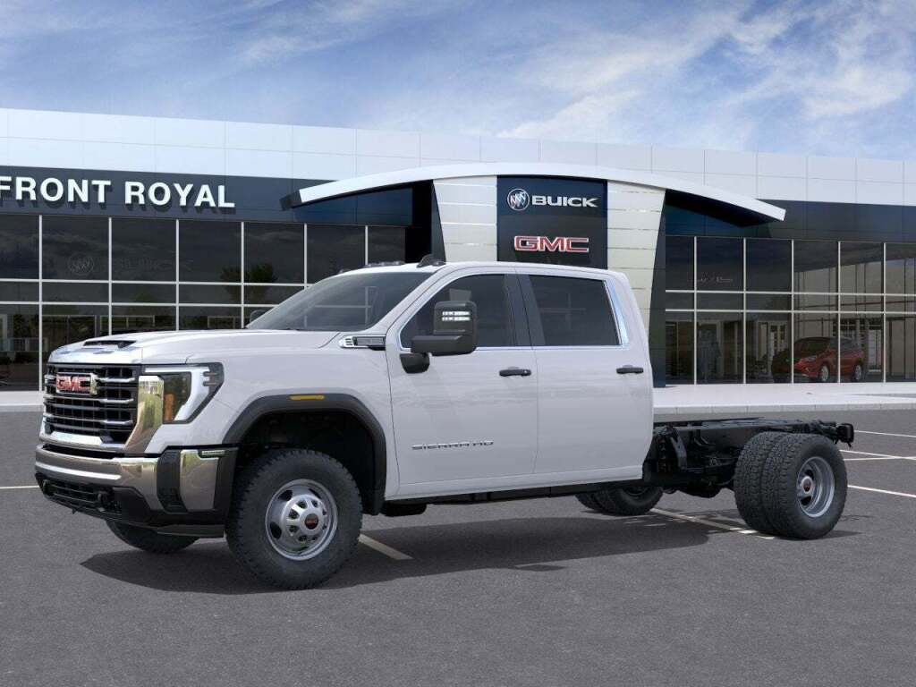 2025 GMC Sierra 3500HD Chassis Pro