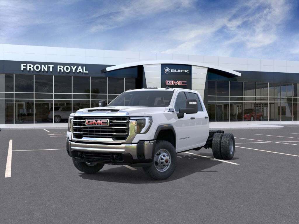 2025 GMC Sierra 3500HD Chassis Pro