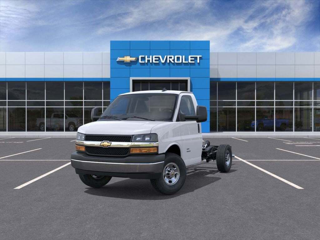 2025 Chevrolet Express Cutaway Work Van