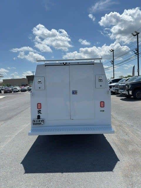 2025 Chevrolet Express Cutaway Work Van