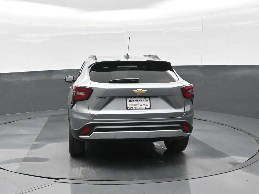 2025 Chevrolet Trax FWD LT