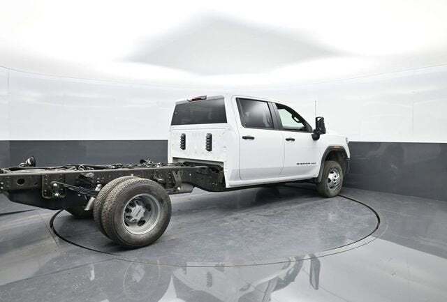2025 GMC Sierra 3500HD Chassis Pro