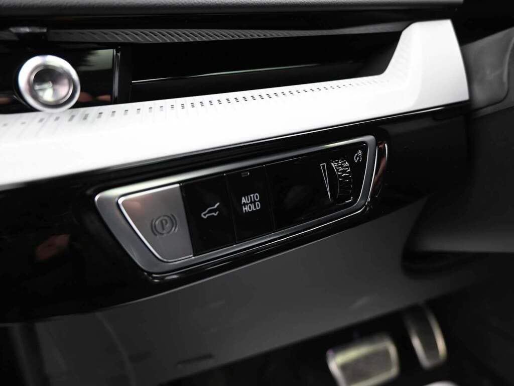 2025 Cadillac OPTIQ Sport 2 AWD