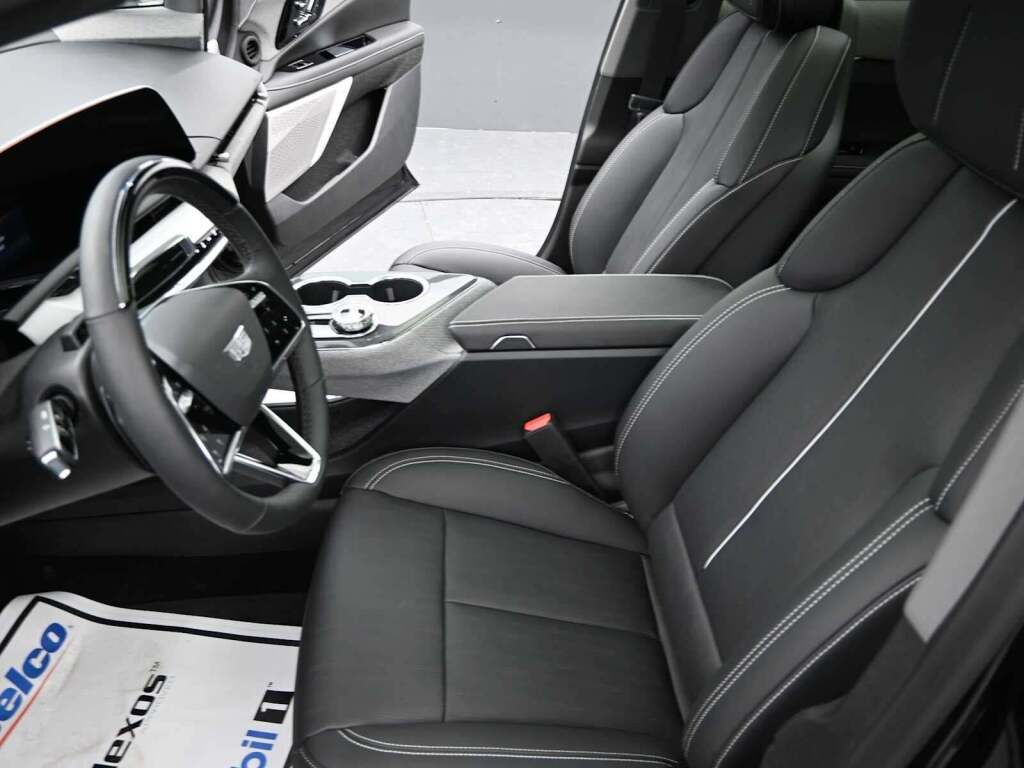 2025 Cadillac OPTIQ Sport 2 AWD