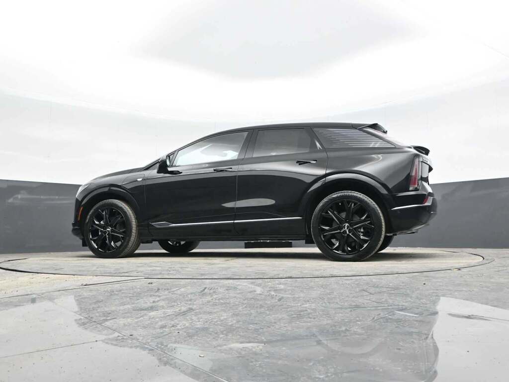 2025 Cadillac OPTIQ Sport 2 AWD