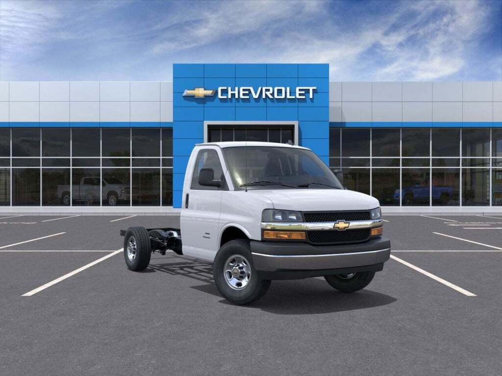 2025 Chevrolet Express Cutaway Work Van