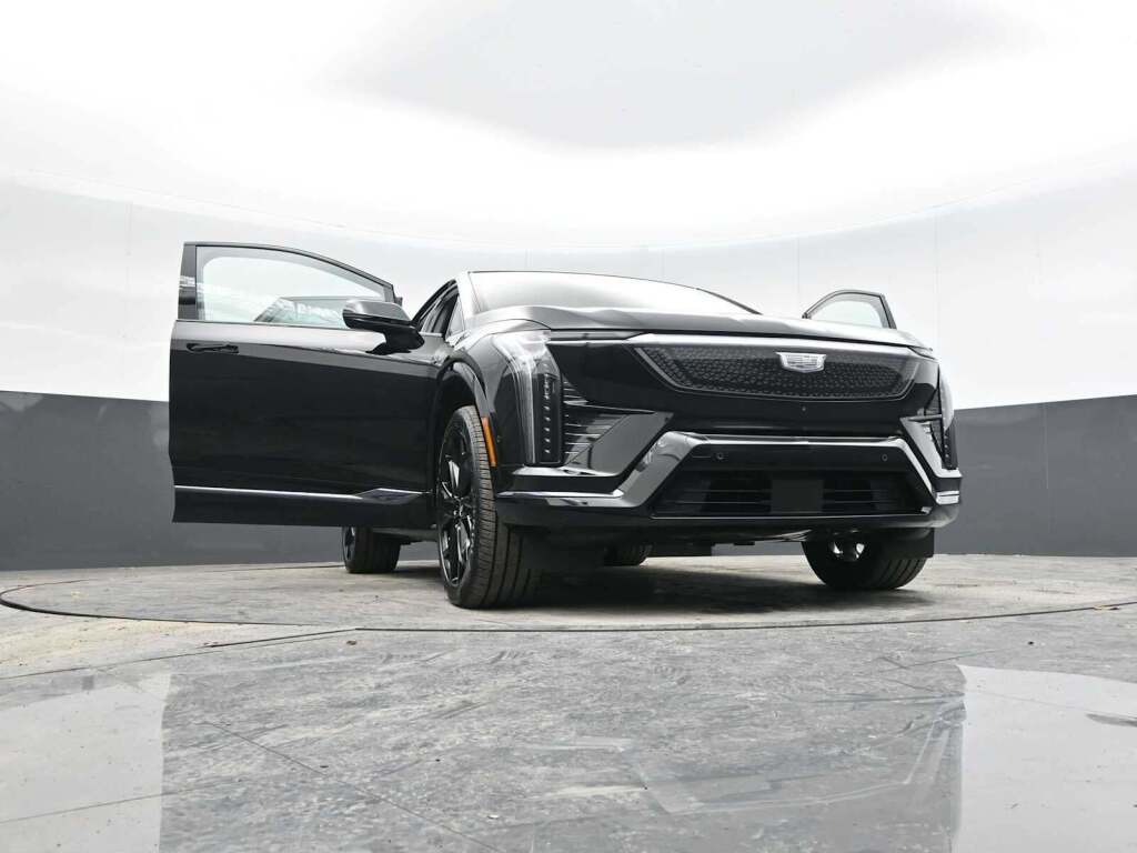 2025 Cadillac OPTIQ Sport 2 AWD