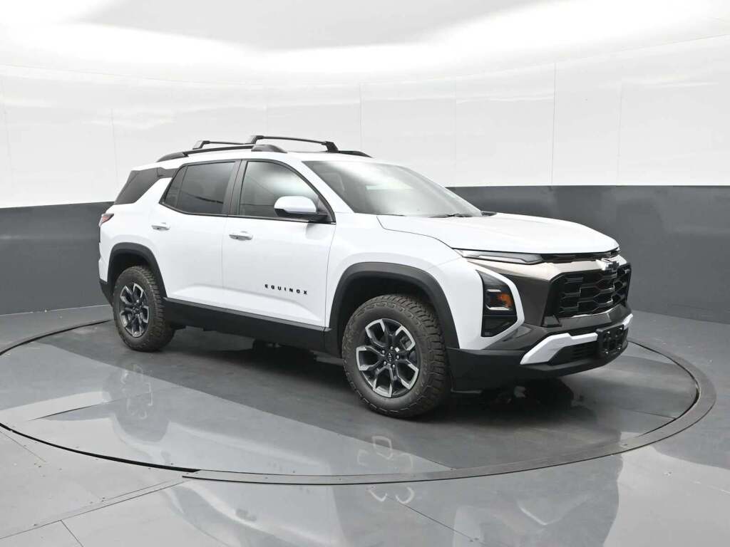 2026 Chevrolet Equinox ACTIV's photo