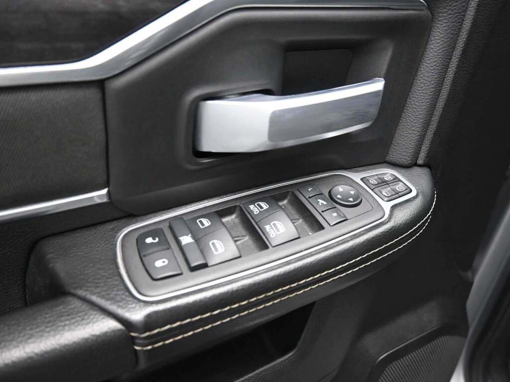 2024 Ram 3500 Big Horn Crew Cab 4x4 8' Box