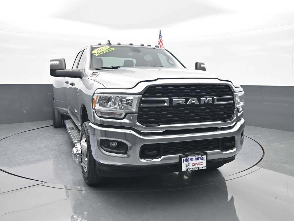 2024 Ram 3500 Big Horn Crew Cab 4x4 8' Box
