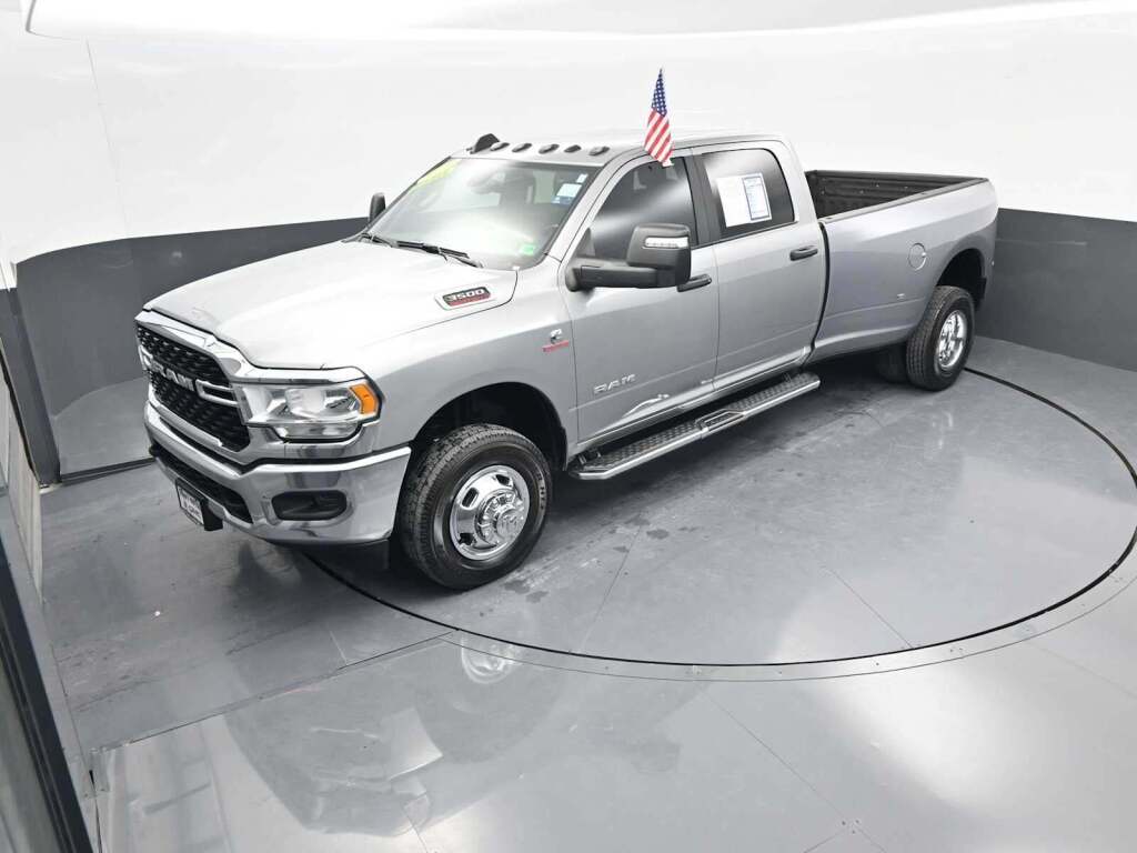 2024 Ram 3500 Big Horn Crew Cab 4x4 8' Box