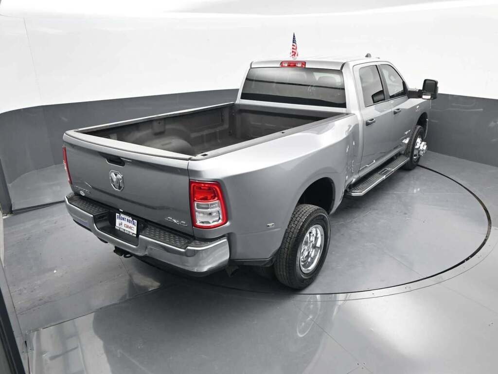 2024 Ram 3500 Big Horn Crew Cab 4x4 8' Box