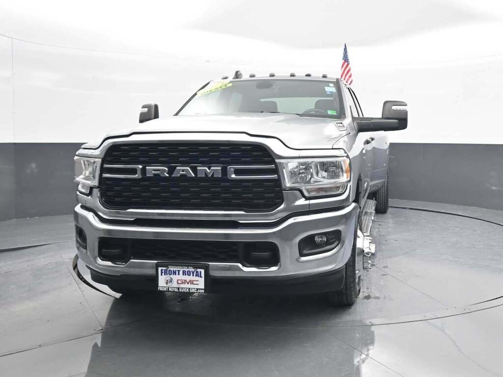 2024 Ram 3500 Big Horn Crew Cab 4x4 8' Box