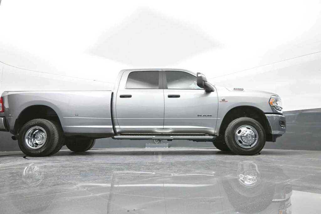 2024 Ram 3500 Big Horn Crew Cab 4x4 8' Box