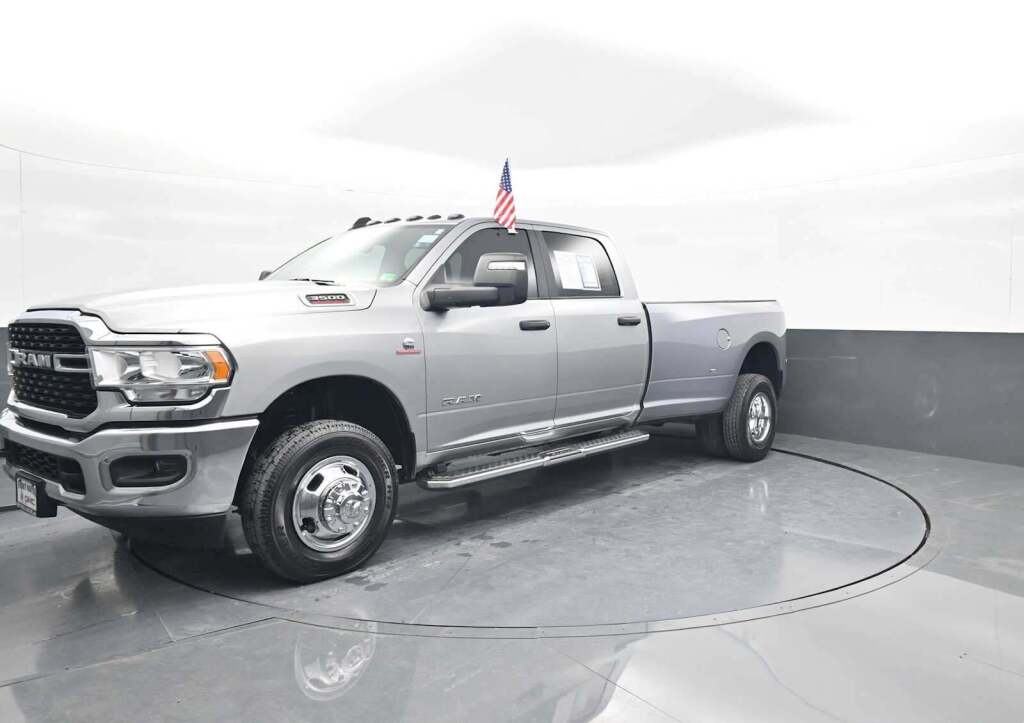 2024 Ram 3500 Big Horn Crew Cab 4x4 8' Box