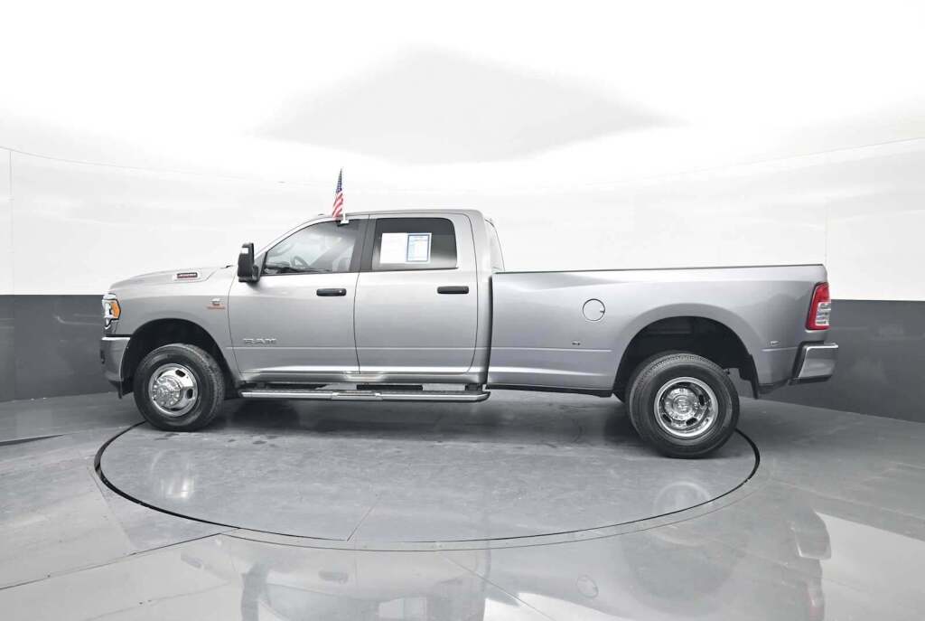2024 Ram 3500 Big Horn Crew Cab 4x4 8' Box