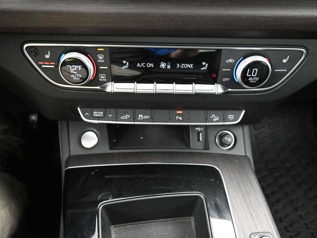 2021 Audi Q5 Premium Plus 55 TFSI e quattro S tronic