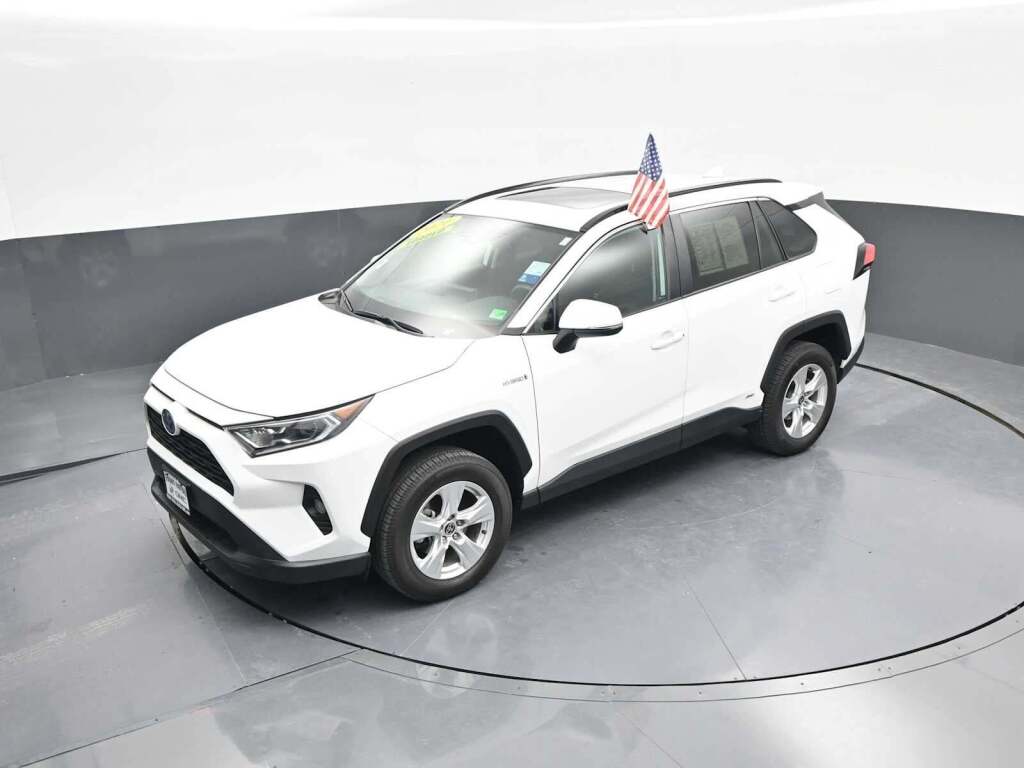 2021 Toyota RAV4 Hybrid XLE