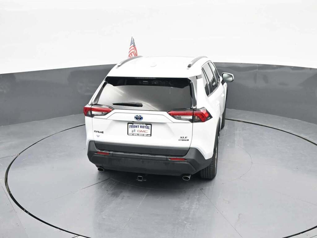 2021 Toyota RAV4 Hybrid XLE