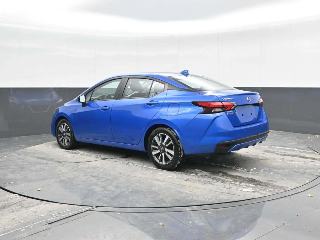 2021 Nissan Versa SV Xtronic CVT