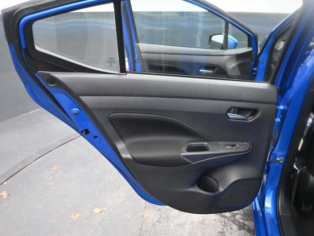 2021 Nissan Versa SV Xtronic CVT