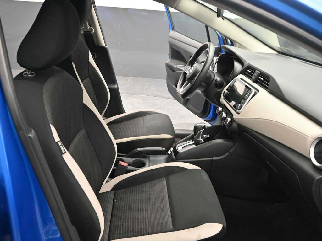 2021 Nissan Versa SV Xtronic CVT
