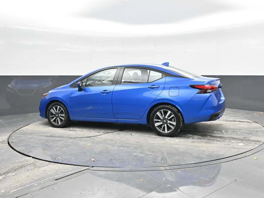 2021 Nissan Versa SV Xtronic CVT