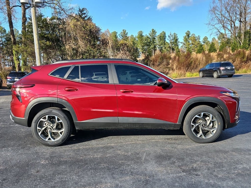 2025 Chevrolet Trax FWD LT