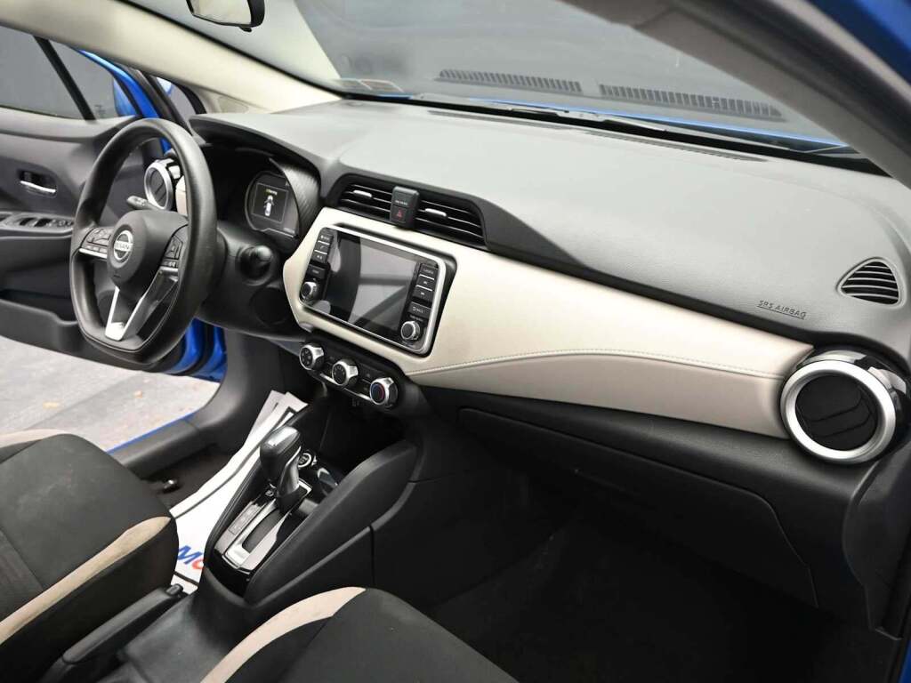 2021 Nissan Versa SV Xtronic CVT